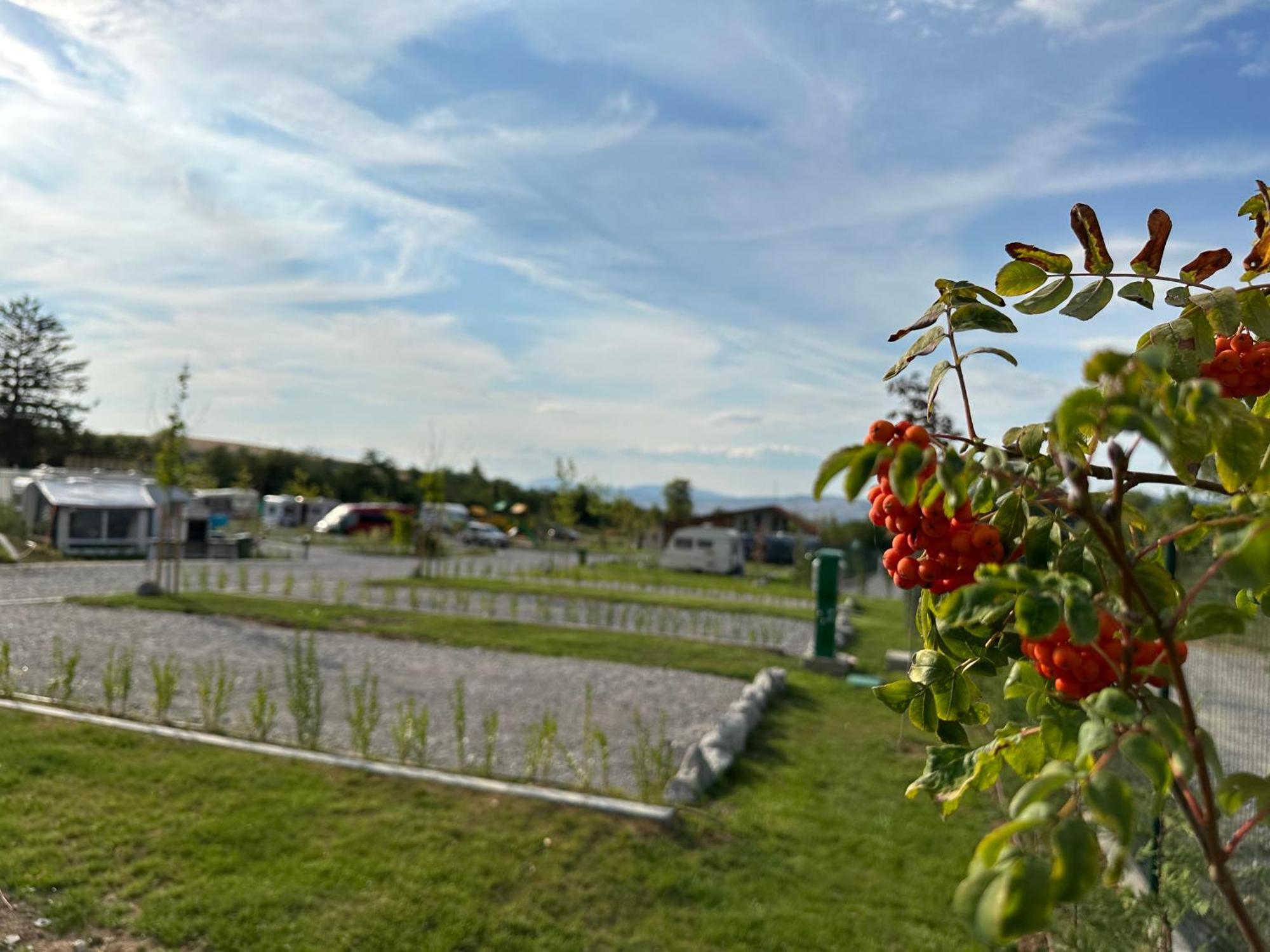 7 Lakes camping Sapareva Banya Bagian luar foto