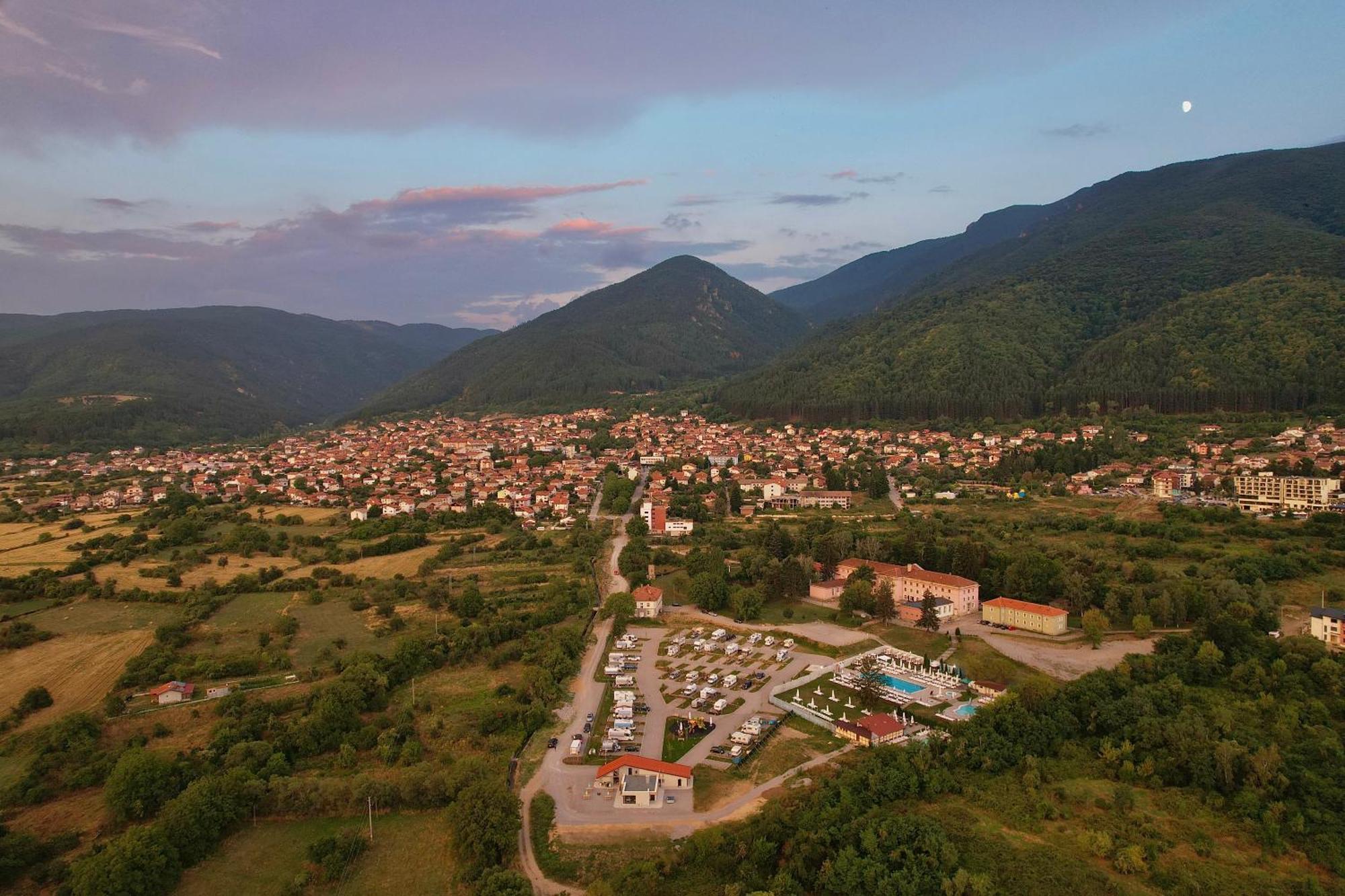 7 Lakes camping Sapareva Banya Bagian luar foto