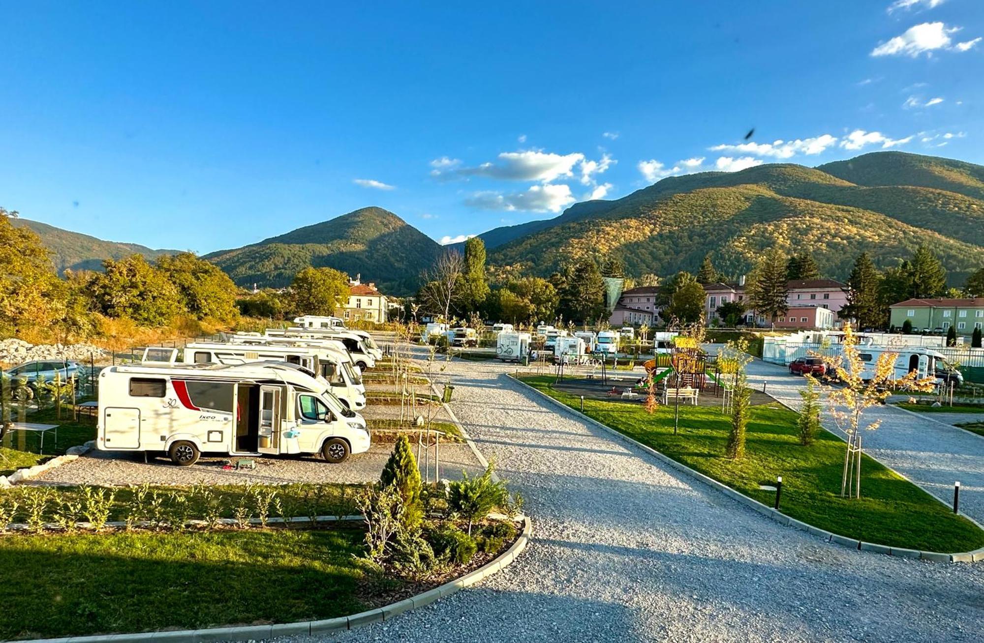 7 Lakes camping Sapareva Banya Bagian luar foto