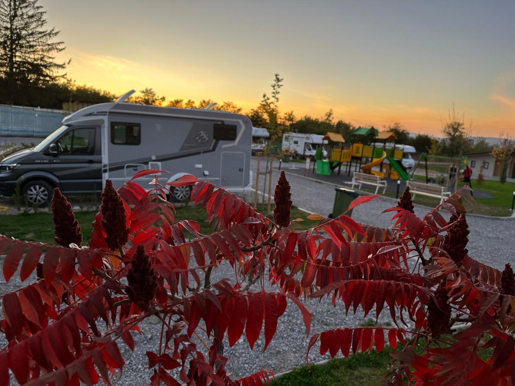 7 Lakes camping Sapareva Banya Bagian luar foto